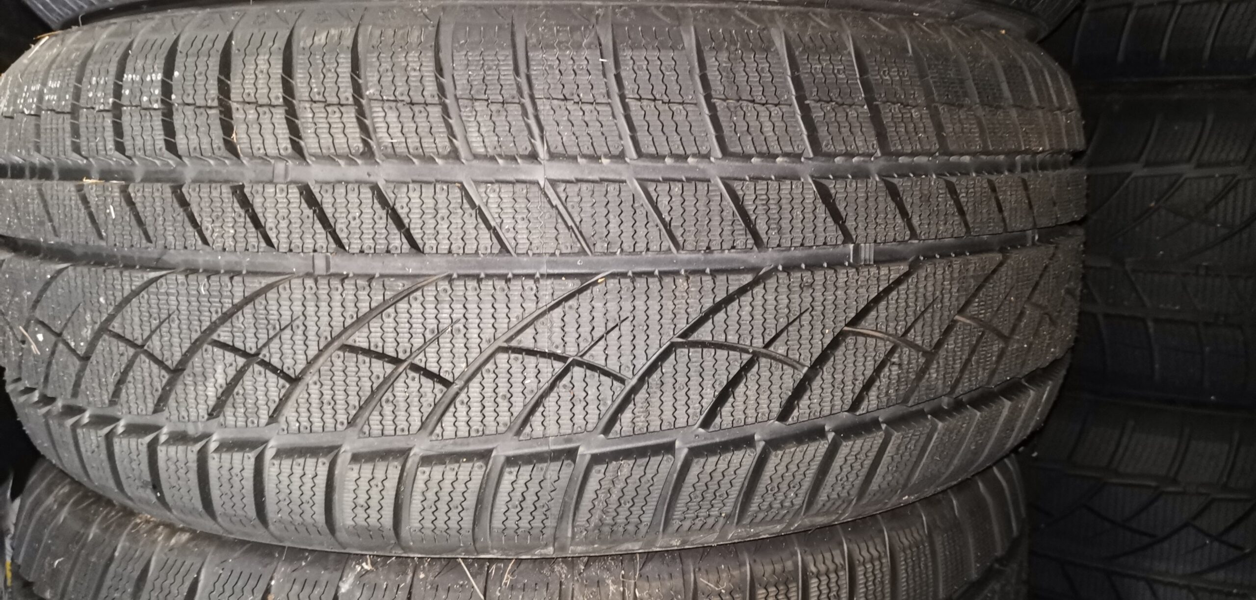 Winterpro YW52 Személygk.abroncs 235/55-R-18 Jinyu Winterpro YW-52 téli 104H XL peremvédős DOT2318